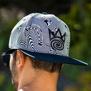 Reflective Trippy Wavy Print Snapback Hat Cap Flash Reactive Black White NWT